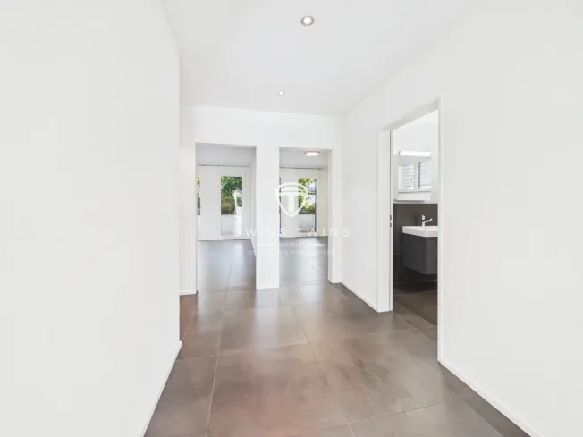 Exklusive 6½-Zimmer-Wohnung mit 203 m² Wohnfläche und grosser Terrasse in Bolligen – Foto 8 von 13