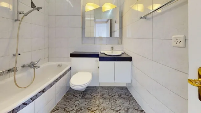 Zentral gelegene Wohnung mit Balkon und guter Besonnung – Foto 8 von 8