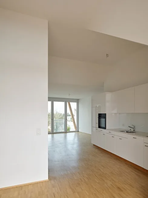Modern new building apartment looking for new occupants! – photo 3 of 7