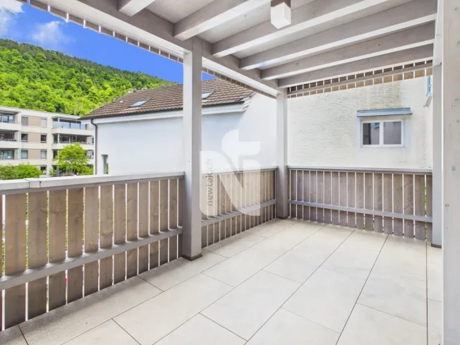 Appartamento di 2,5 locali ristrutturato con amore, con fascino rustico e balcone, in posizione centrale a Liestal – foto 11 di 12
