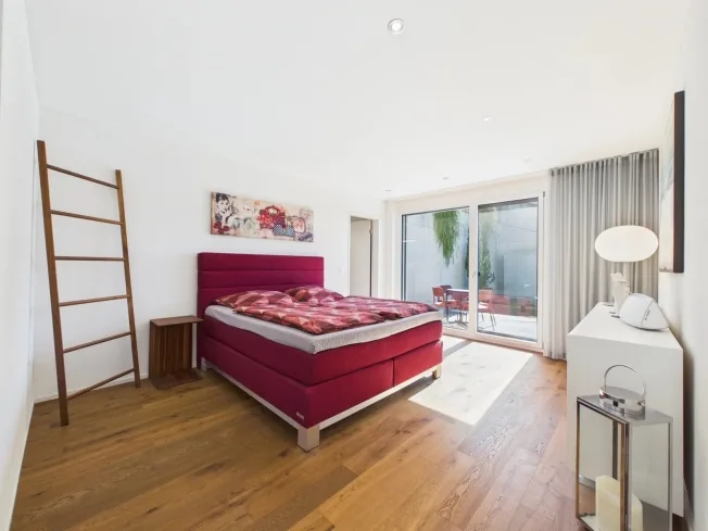 Exklusive 4.5-Zimmer-Wohnung mit grosszügiger Terrasse und Balkon – Foto 7 von 13