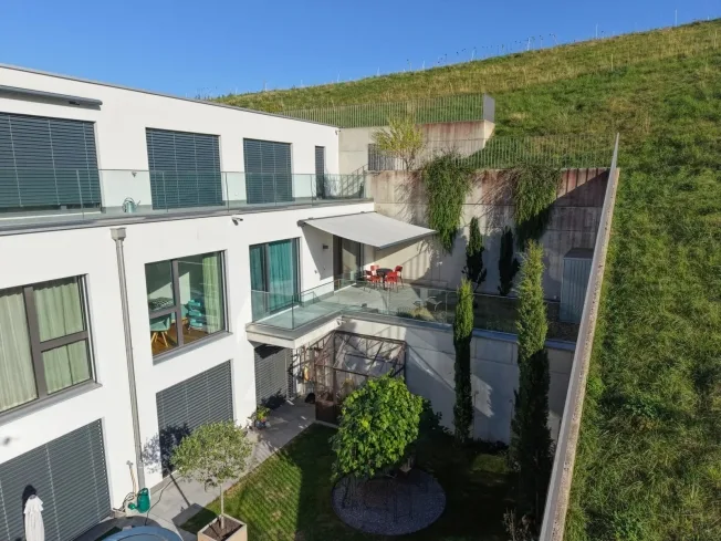 Exklusive 4.5-Zimmer-Wohnung mit grosszügiger Terrasse und Balkon – Foto 9 von 13