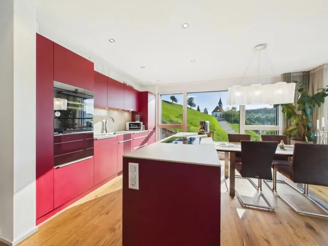 Exklusive 4.5-Zimmer-Wohnung mit grosszügiger Terrasse und Balkon – Foto 4 von 13