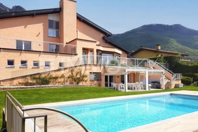11 Zimmer Einfamilienhaus in Villa Luganese – foto 2 di 5