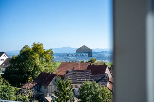 Modernes 5.5-Zimmer-Reihenmittelhaus mit Garten und Alpenblick, Hombur – Foto 2 von 13