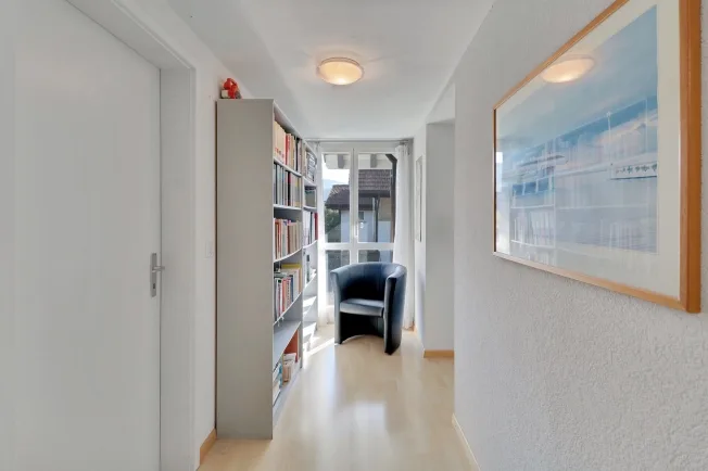 Casa unifamiliare di 6,5 locali in posizione centrale a Thun con vista sulla montagna e – foto 23 di 24