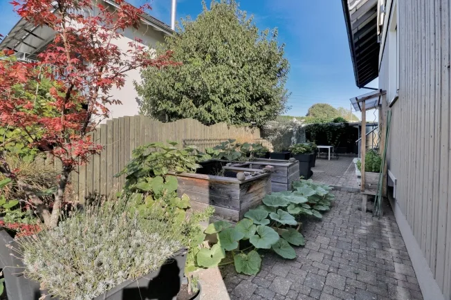 Casa unifamiliare di 6,5 locali in posizione centrale a Thun con vista sulla montagna e – foto 19 di 24