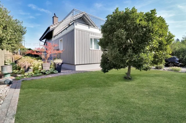 Casa unifamiliare di 6,5 locali in posizione centrale a Thun con vista sulla montagna e – foto 20 di 24
