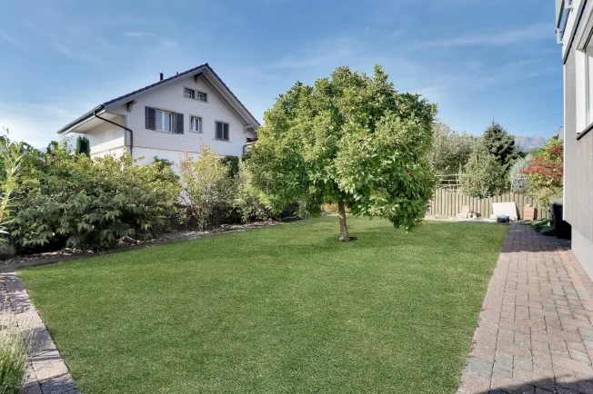 Casa unifamiliare di 6,5 locali in posizione centrale a Thun con vista sulla montagna e – foto 21 di 24