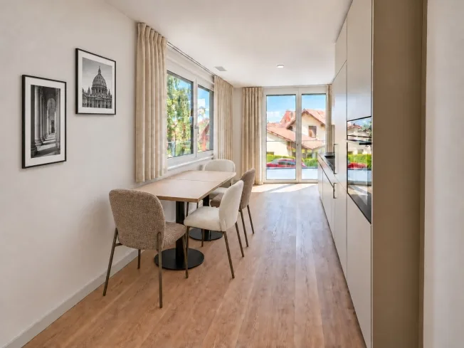Charming 2.5-Room Apartment with Balcony & Beautiful Views in Kilchberg – photo 2 sur 4