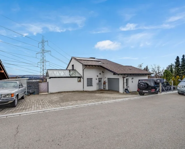 6.5 Zimmer Einfamilienhaus in Rumlikon – Foto 3 von 13