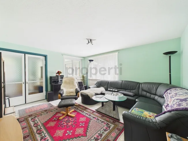5.5 Zimmer Einfamilienhaus in Safien Platz – Foto 2 von 13
