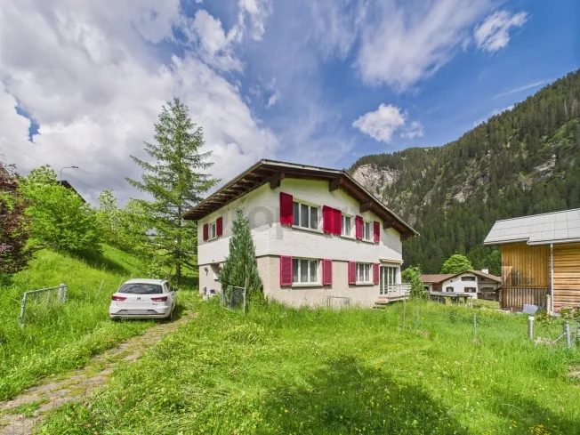 5.5 Zimmer Einfamilienhaus in Safien Platz – Foto 1 von 13
