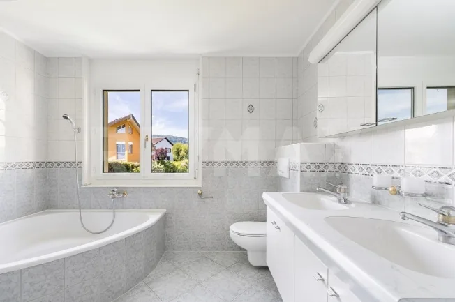 5.5 Zimmer Einfamilienhaus in St-Légier-La Chiésaz – Foto 6 von 10
