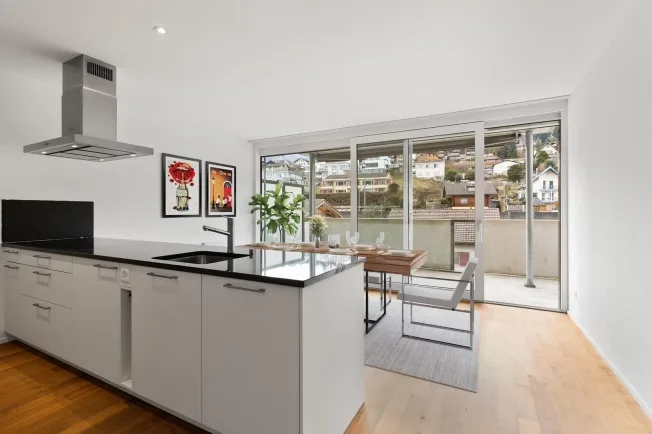 Penthouse 4,5 pièces avec 2 terrasses à Gwatt (Thun) à louer – photo 4 sur 13