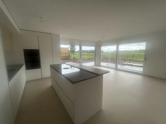 5.5 Zimmer Reihenfamilienhaus in Gletterens – Foto 2 von 9