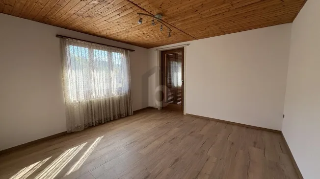 8.5 Zimmer Einfamilienhaus in Moutier – Foto 3 von 6