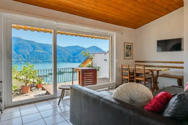 9 Zimmer Einfamilienhaus in Ronco sopra Ascona – foto 3 di 15