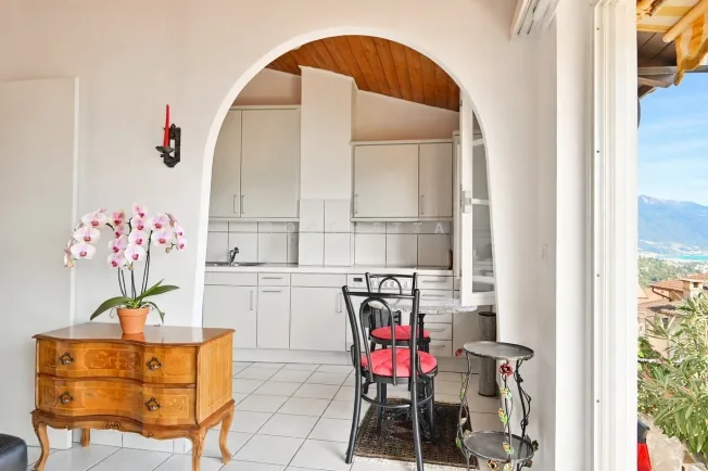 9 Zimmer Einfamilienhaus in Ronco sopra Ascona – foto 4 di 15