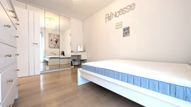 Penthouse prestigieux avec des espaces généreux et trois balcons panoramiques – photo 8 sur 13