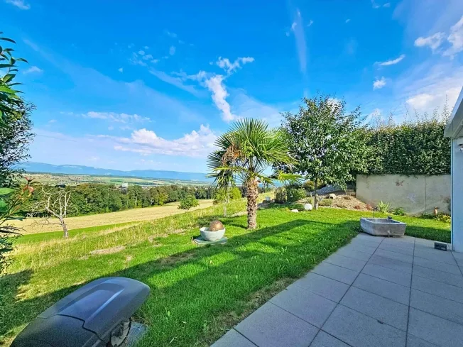 Villa mit Charme von 4.5 Zimmern im Herzen einer grünen Umgebung – Foto 10 von 13