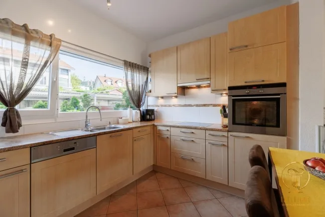 5.5 Zimmer Einfamilienhaus in Rolle – Foto 3 von 12