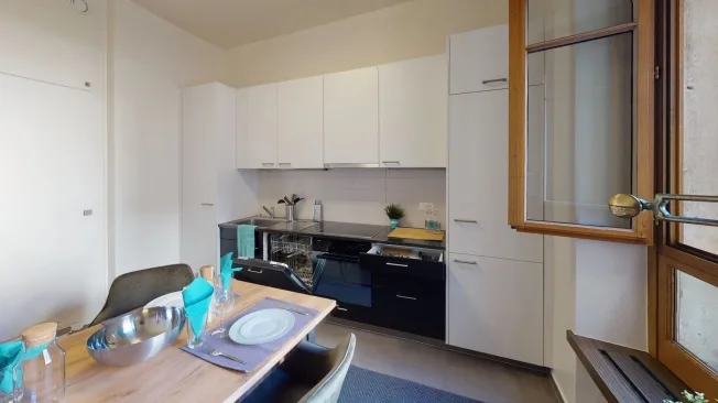 Furnished room in modernised apartment in a top location – Foto 6 von 8