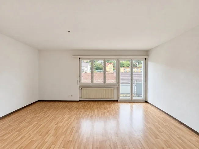 2.5 Zimmer-Wohnung mit Balkon und guter ÖV-Anbindung in Biel/Bienne – Foto 2 von 9