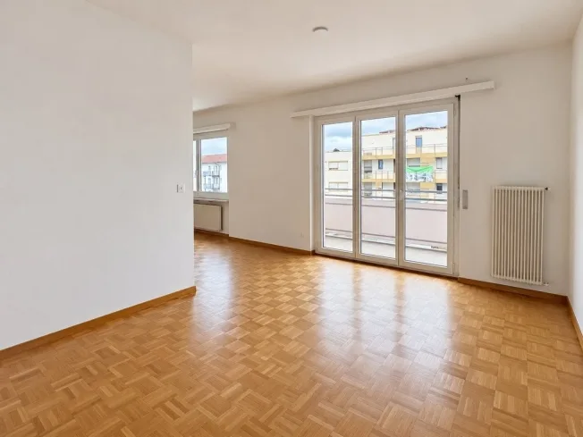 hr Wohnmittelpunkt in Biel/Bienne: Helle 3.5 Zimmer-Wohnung – Foto 3 von 8