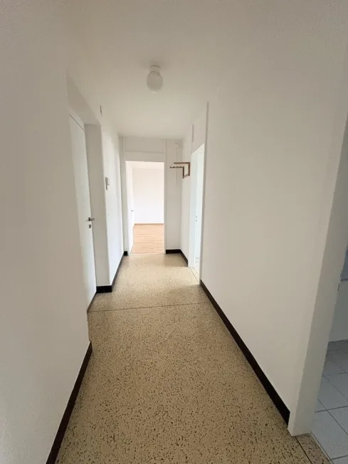 2.5 Zimmer-Wohnung mit grosszügigem Balkon in Biel/Bienne – Foto 4 von 8