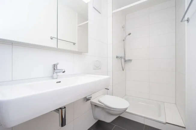 Moderne 3.5- Zimmerwohnung (mit Lift) – Foto 8 von 8