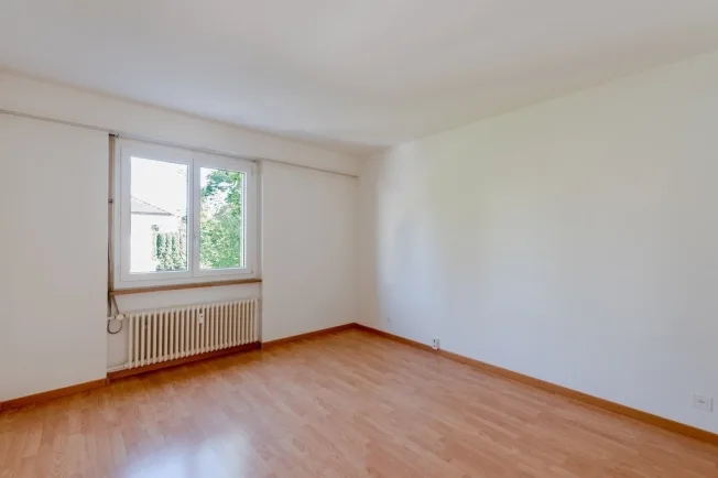 Zentrale 2.5-Zimmer-Wohnung in Lyss – Foto 2 von 4
