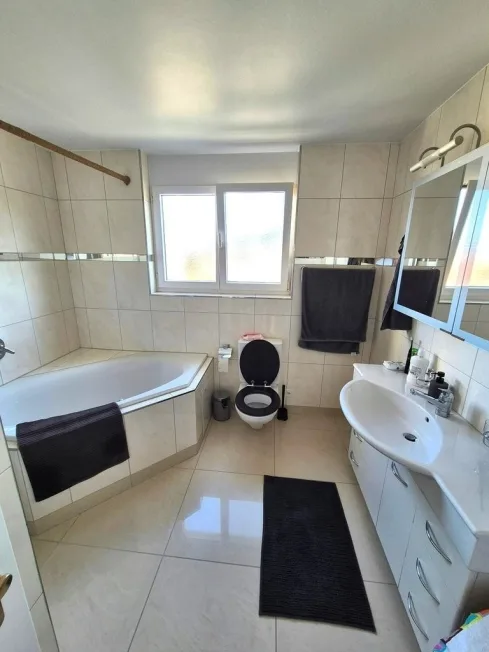 Attika-Wohnung an Toplage mit atemberaubender Weitsicht – Foto 5 von 11