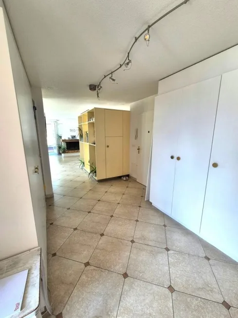Attika-Wohnung an Toplage mit atemberaubender Weitsicht – Foto 3 von 11