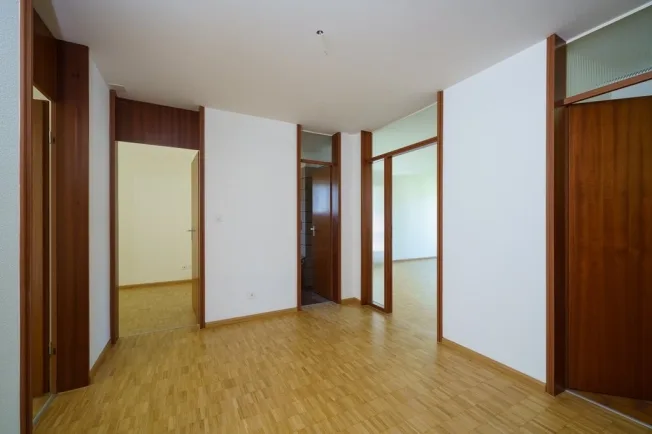Helle 4.5-Zimmer-Wohnung - 100 m2 zum Wohlfühlen – Foto 2 von 10