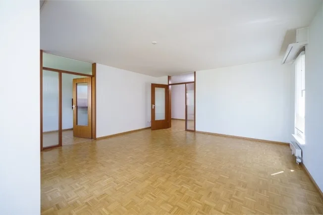 Helle 4.5-Zimmer-Wohnung - 100 m2 zum Wohlfühlen – Foto 4 von 10