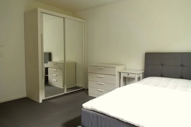 Furnished room in modernised apartment in a top location – photo 5 sur 10