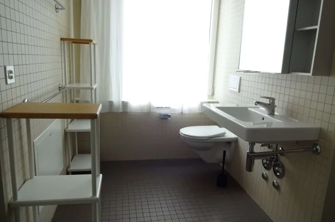 Furnished room in modernised apartment in a top location – photo 4 sur 10