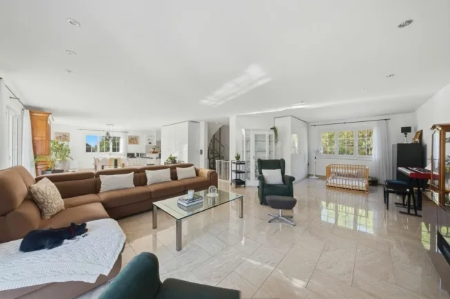 8 Zimmer Villa in Pratteln – foto 2 di 13