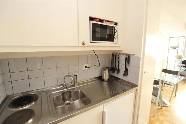 1 Zimmer möbl. Wohnobjekt in Genève – photo 3 of 10