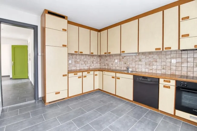 4.5-Zimmerwohnung mit 80 m² Terrasse und Balkon - zentrumsnah in Thun – Foto 11 von 12