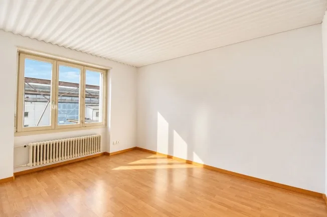 3-Zimmer-Loft mit Cheminée, Bergsicht, Balkon und Terrasse in Thun – Foto 9 von 12