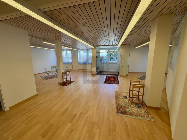 4.5 Zimmer Erdgeschosswohnung in Einsiedeln – Foto 3 von 6