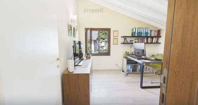 Penthouse with Spectacular Lake View, Private Garden with Pergola, Panorama & Superior Standing! – photo 8 of 13