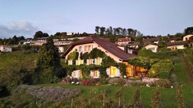 10.5 Zimmer Villa in Lutry – photo 13 sur 13
