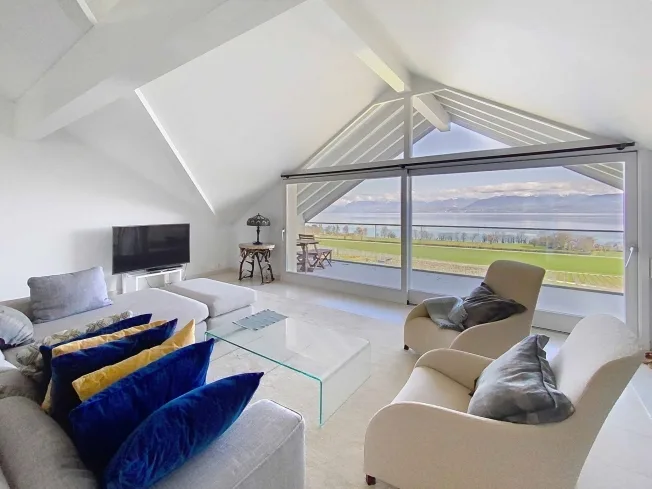 3.5 Zimmer Attikawohnung in Dully-Bursinel – foto 2 di 13