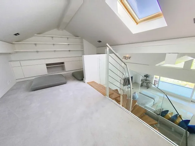 3.5 Zimmer Attikawohnung in Dully-Bursinel – foto 12 di 13