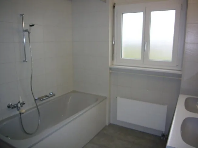 4.5 Zimmer Wohnung in Studen BE – Foto 3 von 8