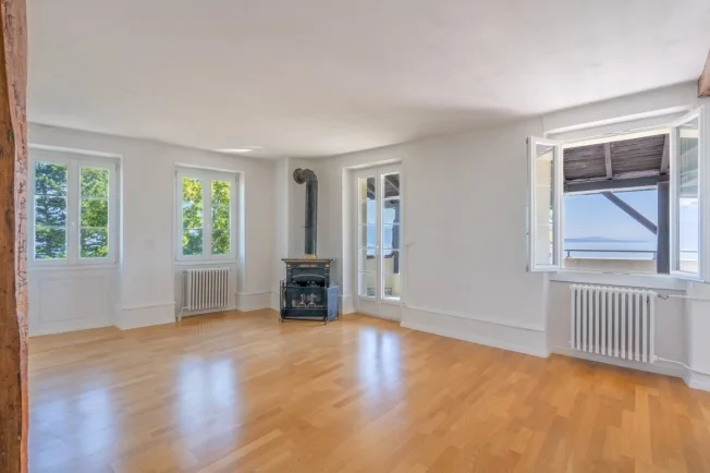11 Zimmer Einfamilienhaus in Bourg-en-Lavaux – foto 11 di 13
