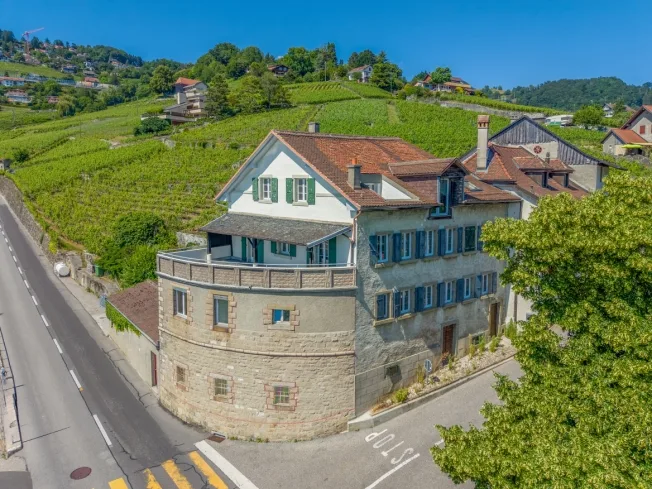 11 Zimmer Einfamilienhaus in Bourg-en-Lavaux – foto 5 di 13